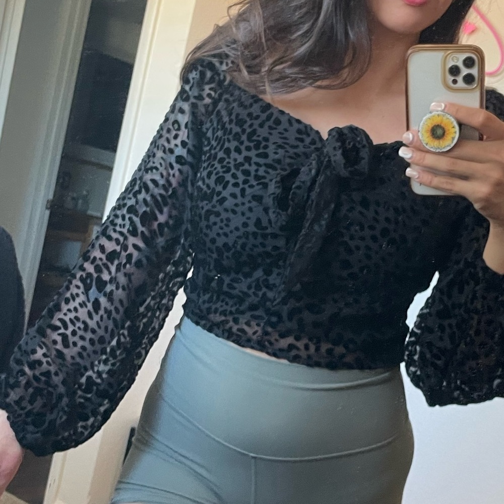 Black long sleeve dressy crop